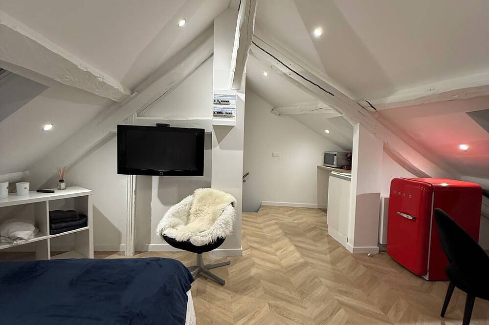 Entire apartment, Studio in the heart of downtown Rambouillet/ Wi-Fi in Rambouillet, Yvelines