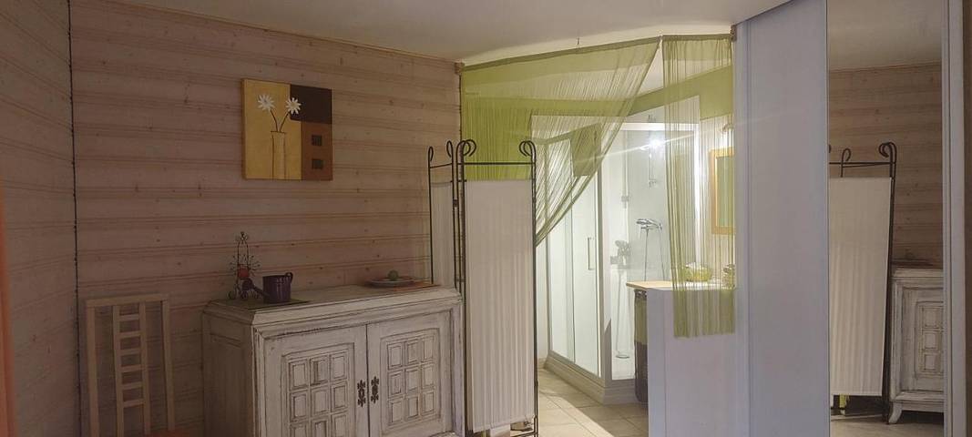Location de vacances pour 2 personnes, avec vue et jardin à Gémozac - 4