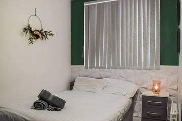 Log Cabin for 6 People in Blackpool, North West England, Photo 2