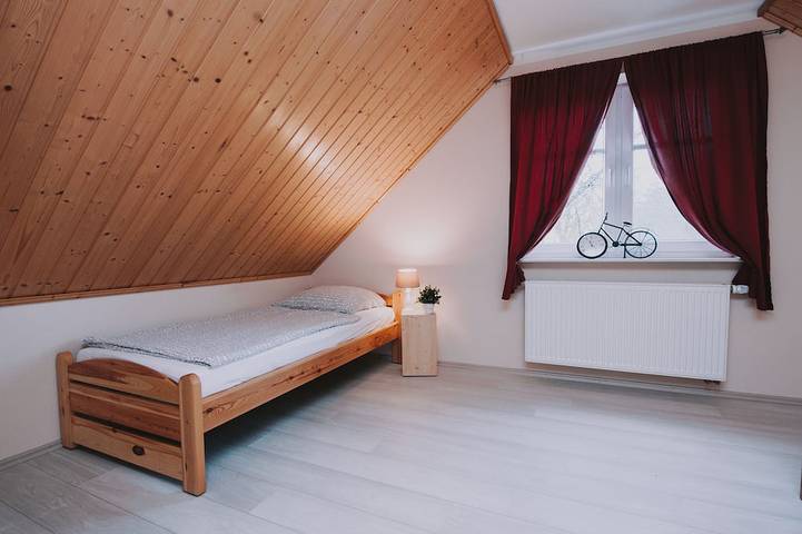 Ferienhaus direkt am Badesee für bis zu 7 Personen in Zetel, Südliche Nordseeküste