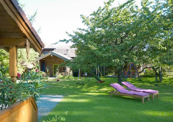 Ganze Ferienwohnung, Obermoarhof - Ferienwohnung Nr. 1,  28 qm, 1 Schlafzimmer, Terrasse, 4 Sterne, 2 Pers. in Anger, Rupertiwinkel