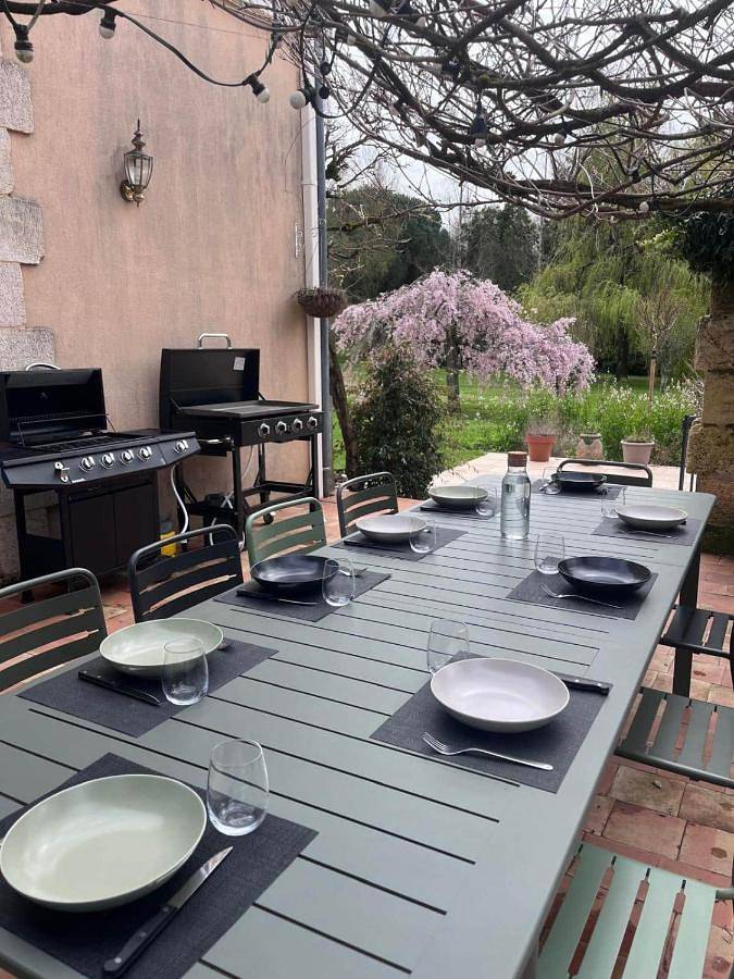 Location de vacances pour 14 personnes, avec jardin et vue ainsi que piscine et sauna à Saint-Savin (Gironde) - 4