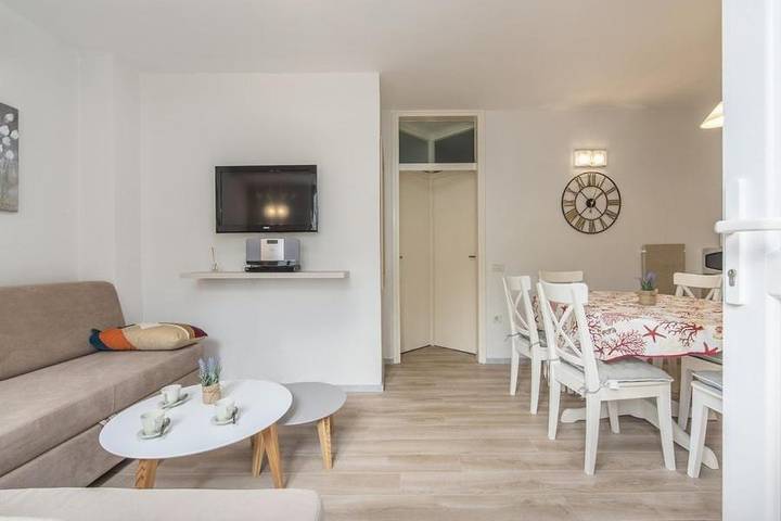 Ferienwohnung für 4 Personen, mit Balkon/Terrasse in Novigrad - 2
