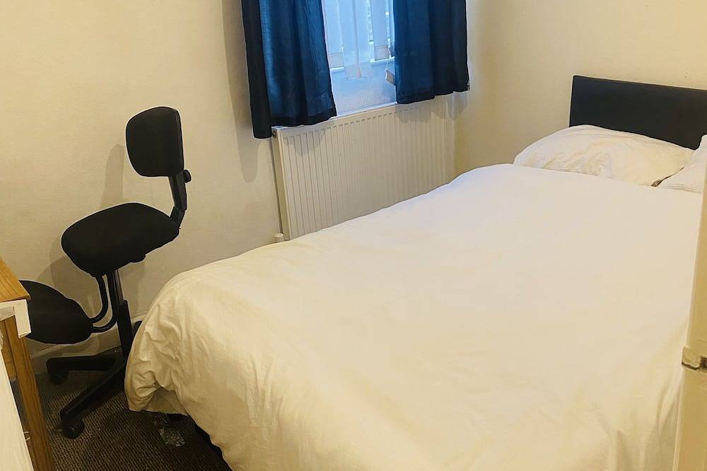 Entire apartment, Beautiful portable single room in an apartment in Bury, Greater Manchester