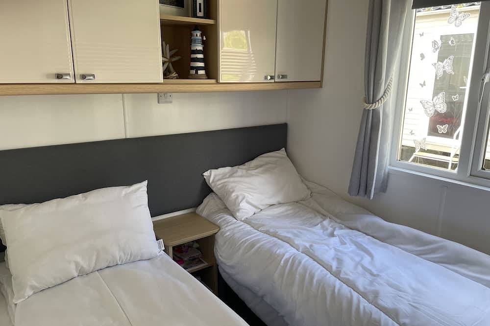 Water Lily lovely dog friendly caravan on Rockley Park, Poole Harbour + Sea View in Poole, Poole Harbour