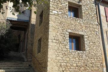 Gîte pour 4 personnes, avec terrasse à Saint-Martin-de-Castillon