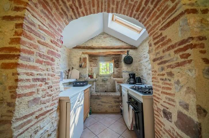 Location de vacances pour 8 personnes, avec jardin dans Cénevières
