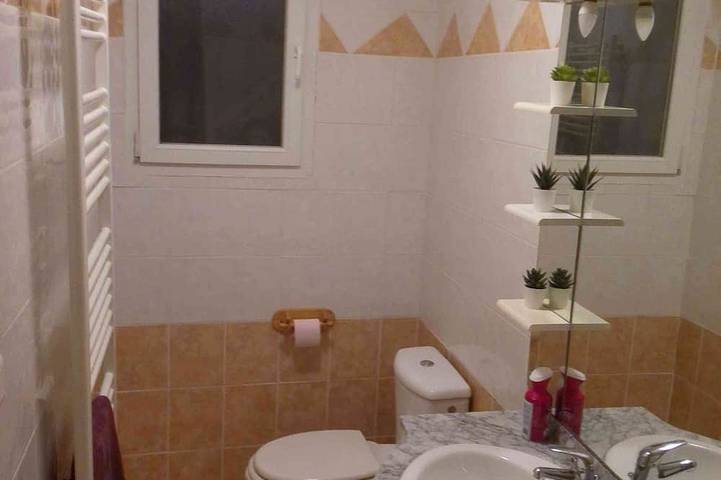 Gîte pour 4 personnes, avec piscine à Contes - 3