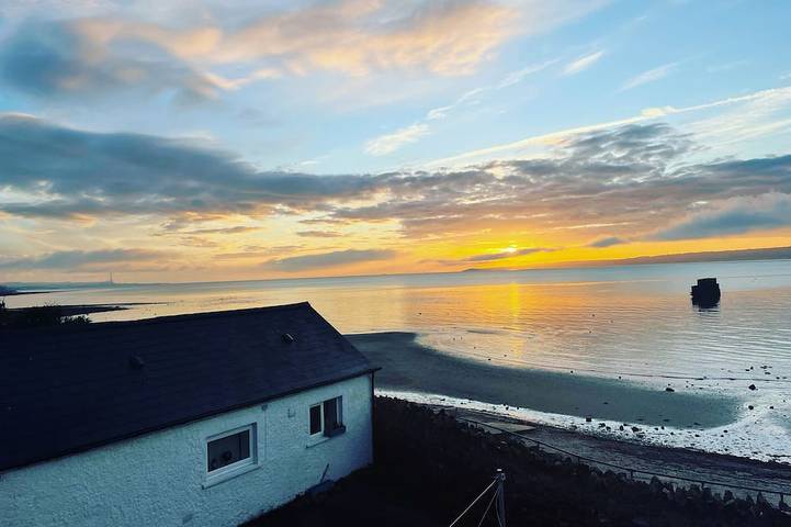 Cottage for 5 people, with garden, with pets in Northern Ireland
