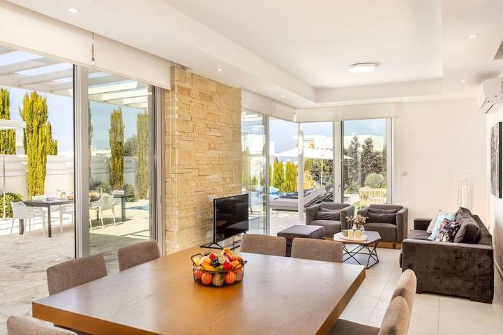 5 bedroom villa with pool in Protaras, Chipre Sur