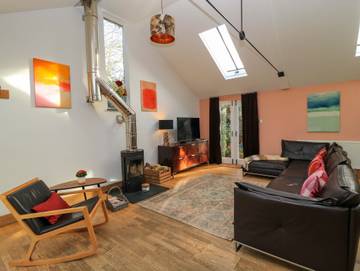 Log Cabin for 6 People in Oxfordshire, South East England, Photo 2