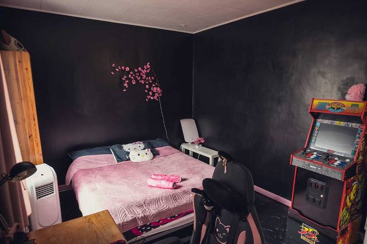 Ganze Wohnung, 2-room apartment with air field hockey arcade machine and computer in Vitry-sur-Seine, Val-de-Marne