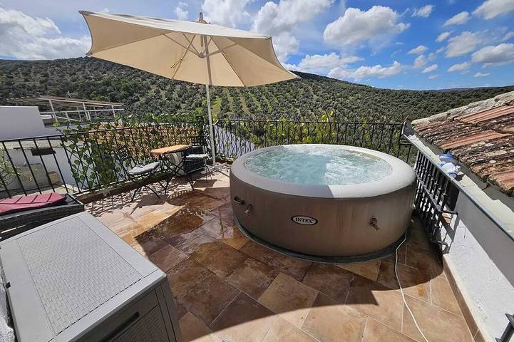 Vakantiehuis voor 4 personen, with zwembad and whirlpool as well as tuin - 1