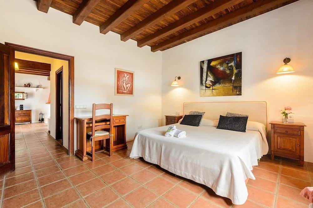 New! Villa Can Curreu in Santa Eulària des Riu, Ibiza Osten