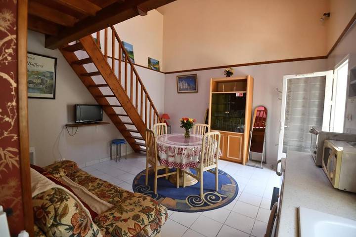 Gîte pour 4 personnes, avec jardin à Bayon-sur-Gironde - 3