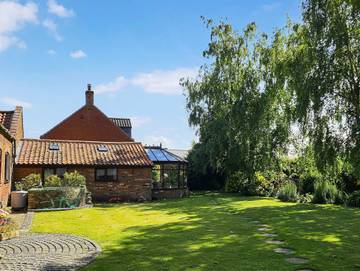 Log Cabin for 2 People in Freethorpe, Norfolk, Photo 1