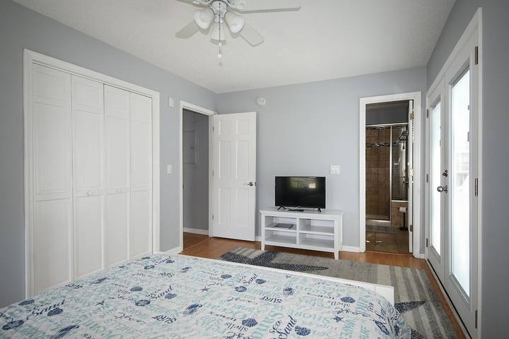 Vacation house for 8 people, with terrace and yard, with pets in Garden City (SC)