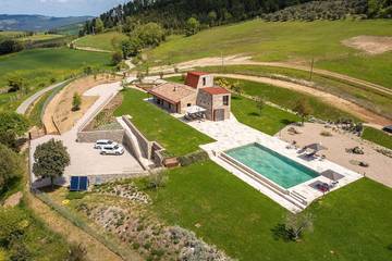Maison d’hôte pour 6 personnes, avec jardin ainsi que piscine et jacuzzi à Volterra
