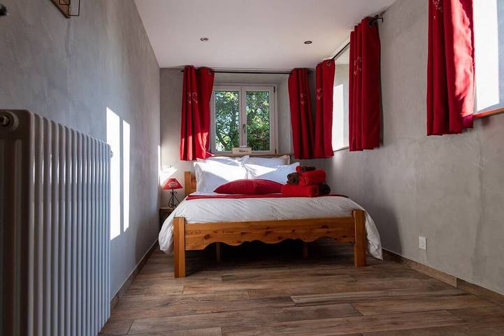 Location de vacances pour 2 personnes, avec jardin dans Saut Du Bouchot - 3