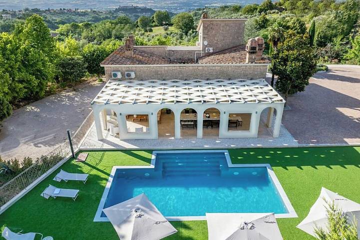 Ferienwohnung für 10 Personen, mit Pool und Garten