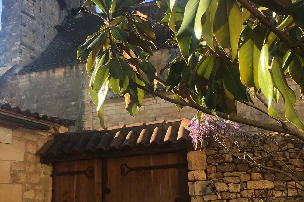 Beautiful historic Xivth and modern residence in Domme, Périgord Noir