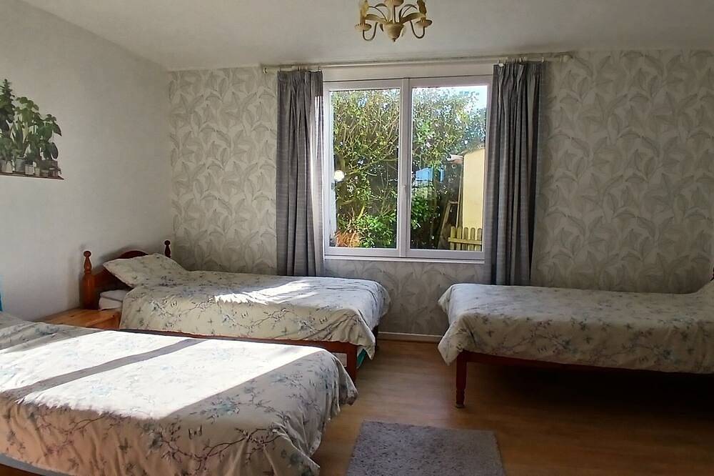 Belle piscine privée chauffée, proche du Puy du Fou. Cadre paisible à la campagne. in Saint-Pierre-du-Chemin, Fontenay-le-Comte
