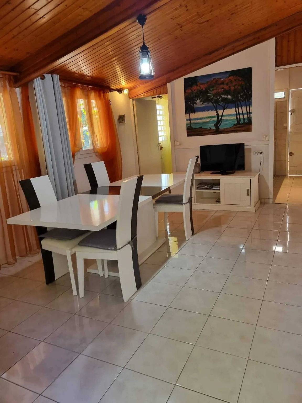 Gemütliches Haus in Bois des Nefles, 70 m² mit Gemeinschaftspool in Saint-Paul, La Réunion