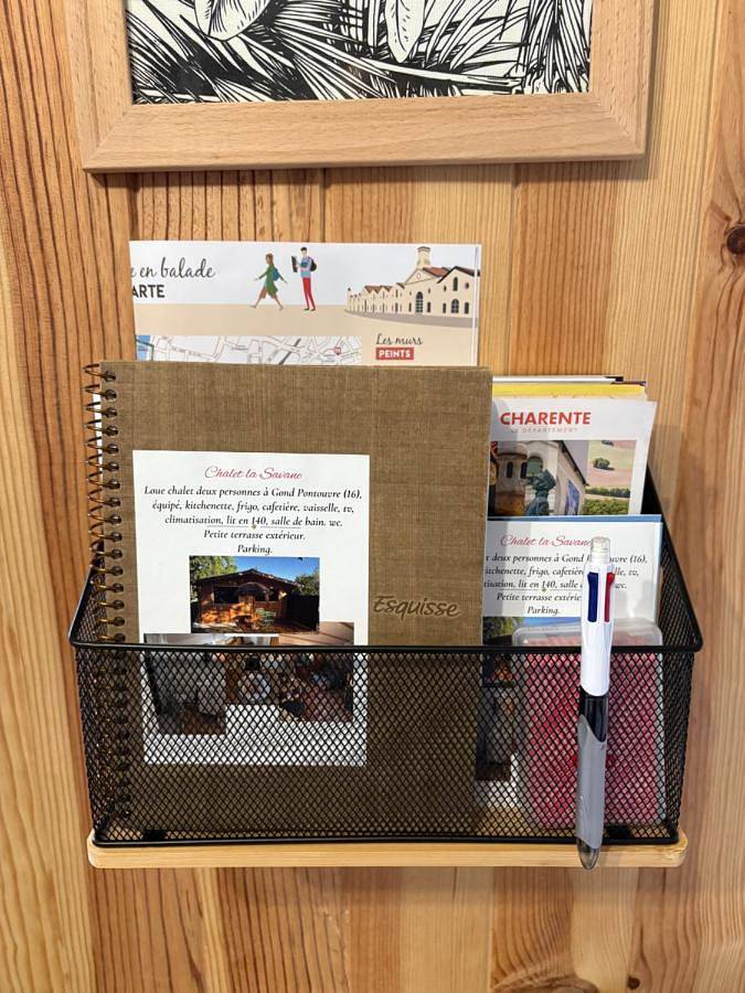 Gîte pour 2 personnes, avec jardin ainsi que terrasse et vue à Gond-Pontouvre - 2