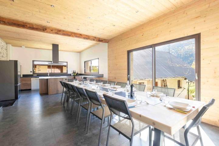 Gîte pour 17 personnes, avec vue et jardin à Saint-Alban-des-Villards - 3