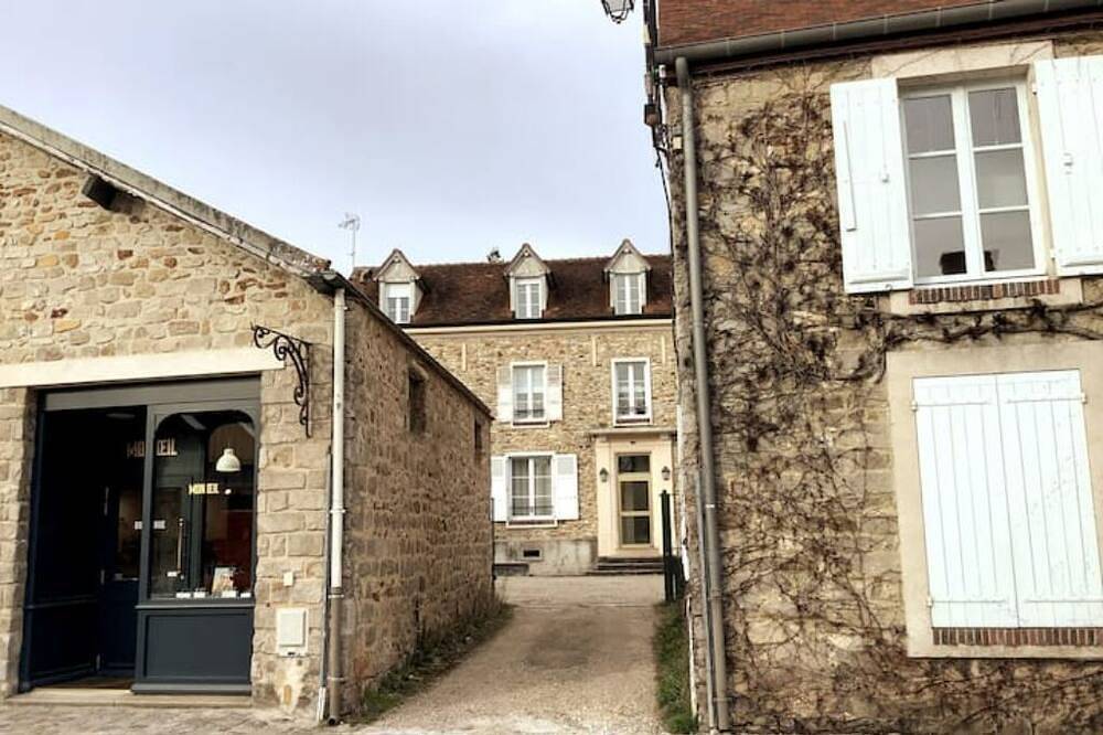 Ganze Wohnung, Appartement Avec Terrasse en Cœur de Barbizon in Barbizon, Parc naturel régional du Gâtinais français
