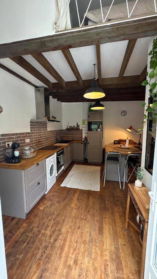 Appartement entier, Maison de caractère à 5 min de Disneyland Paris in Lesches, Seine-et-Marne