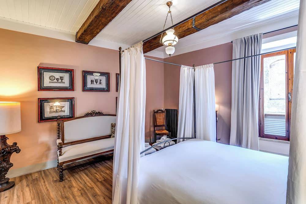 Entire apartment, Between the towers in Tarquinia, Viterbo Province