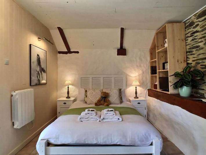 Location de vacances pour 2 personnes, avec jardin ainsi que piscine et vue à Sizun - 4