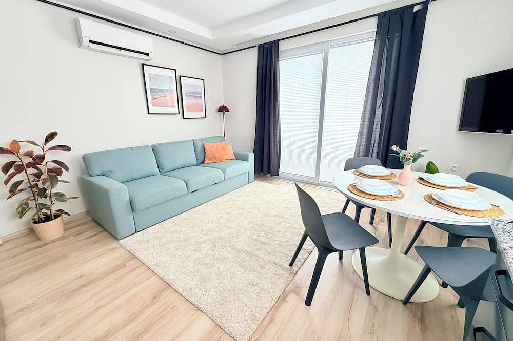 Ganze Wohnung, Modern Central Flat Near Old Town with Fast WiFi 2Br in Antalya, Provinz Antalya
