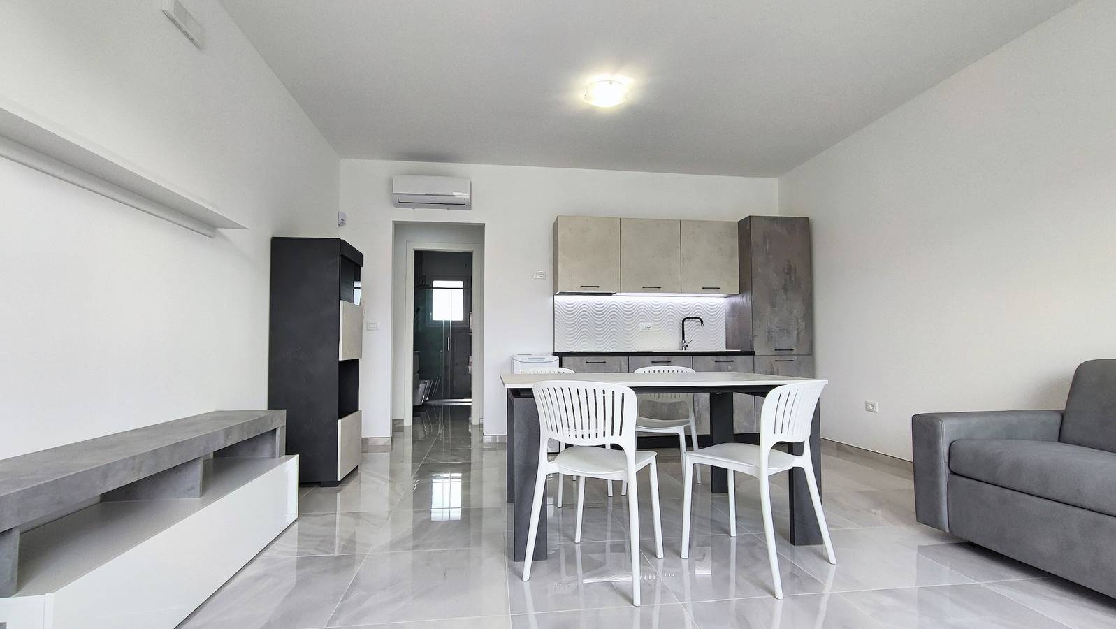 Apartamento entero, Apartamento 'Bilocale en el Centro T San Giovanni' con Terraza Privada, Balcón y Aire Acondicionado in Torre San Giovanni, Ugento