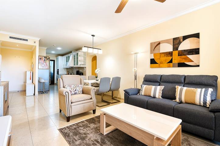 Apartamento entero, Apartamento 'Villa Gadea 2-6' con vistas al mar, piscina comunitaria y Wi-Fi in Playa de L'Olla, Altea
