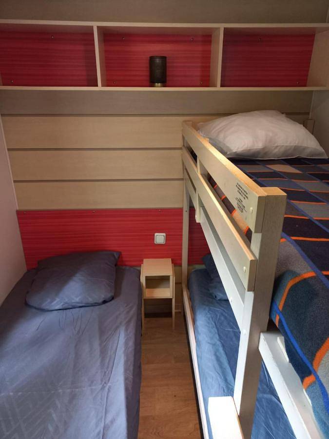 Mobil-House 2 chambres Saint-Chéron in Saint-Chéron, Essonne