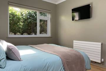 Chalet for 6 People in Ventnor, Isle of Wight, Photo 2