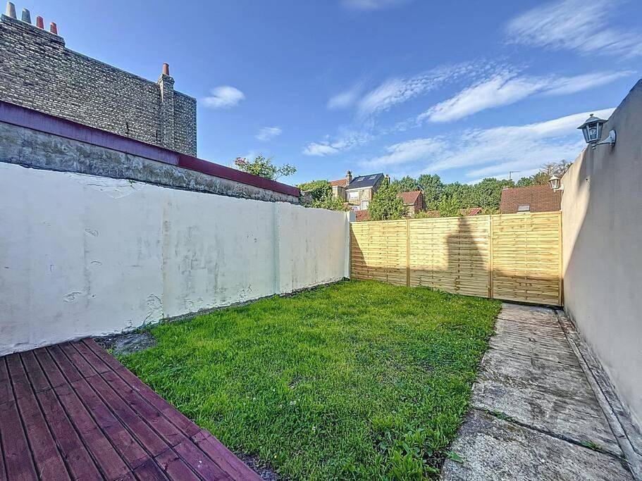 Appartement entier, Évasion Verte - Jardin & Confort in Dunkerque, Côte des dunes de Flandres