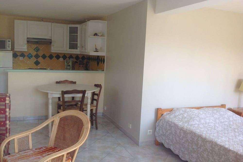 Apartamento entero, 35 m2 studio between sea and mountains secure villa parking space in Ollioules, Region de Toulon