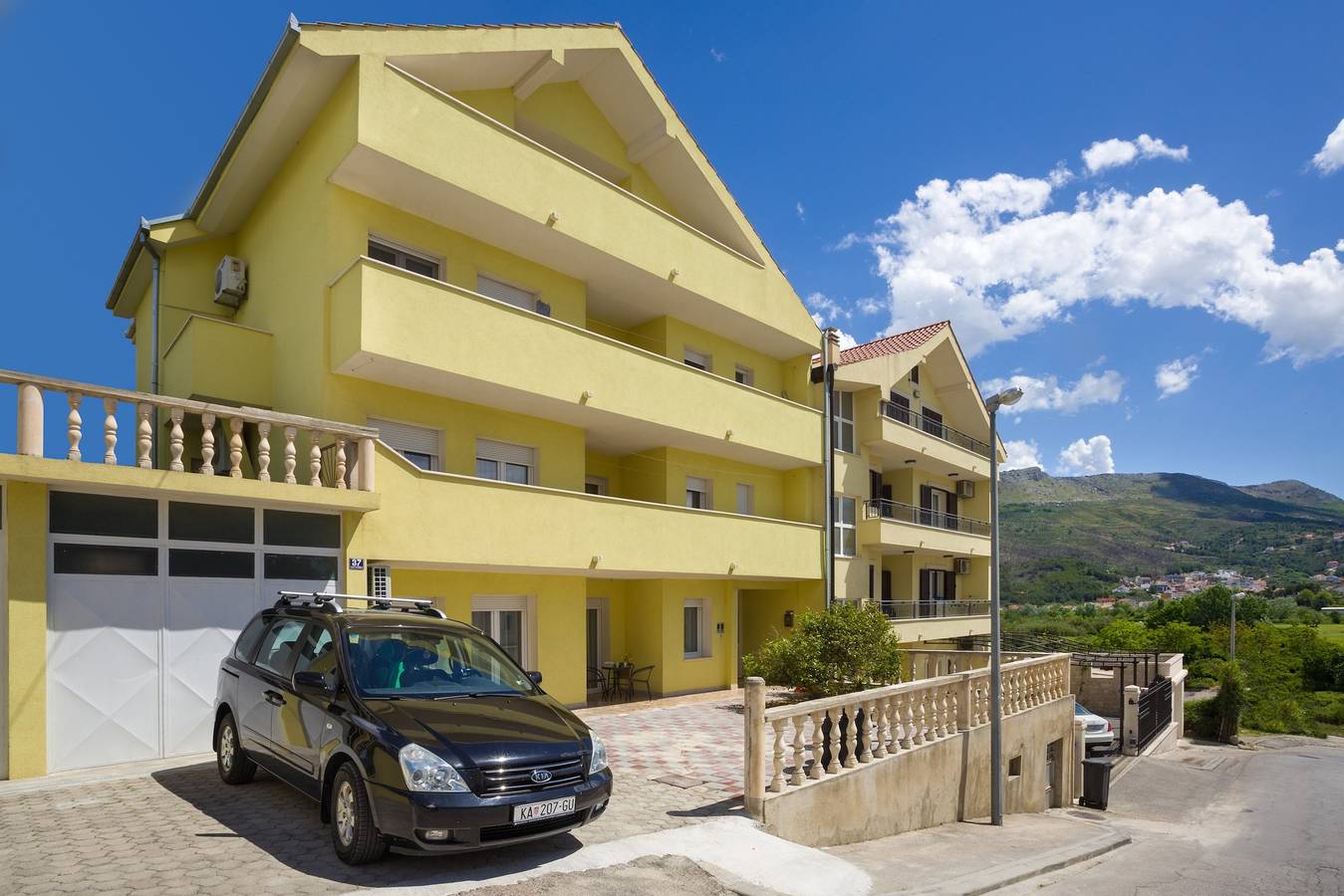 Ganze Wohnung, 3-Zimmer-Ferienwohnung mit Terrasse Stobrec, Split A-25554-a in Stobrec, Split-Dalmatien