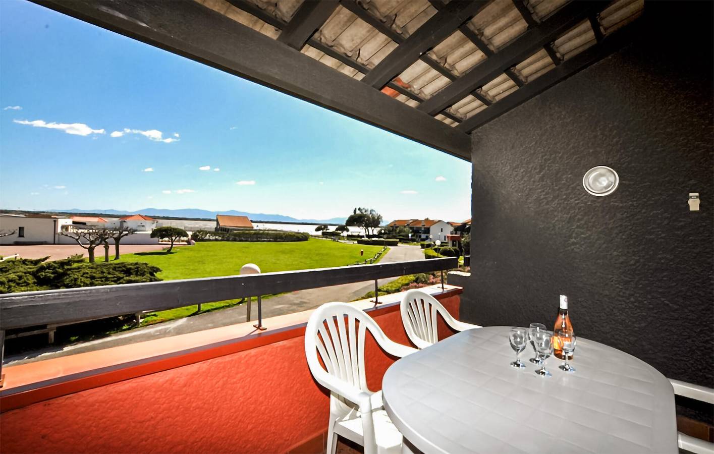 Appartement avec vue sur la mer, piscine, parking et douche extérieure - À 1,5 km de la plage in Le Barcarès, Côte méditerranéenne (France)