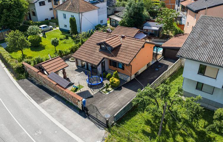 Ferienhaus für 10 Personen, mit Whirlpool und Pool - 1