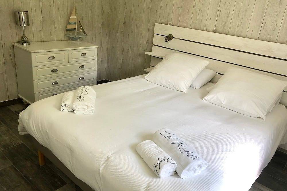 \"Les  Rudali\"  Villa \"New Port\"  Maison neuve  4* avec piscine  pour 6 Personnes in Chambon (Charente-Maritime), Région de Rochefort