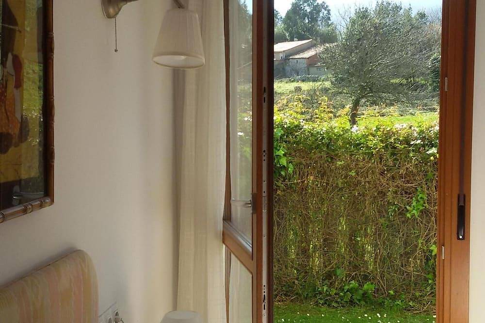 Apartamento entero, Precioso Bajo Con Jardin Orientado Al Sur, A 100M. De La Playa Barro in Barro (Llanes), Llanes