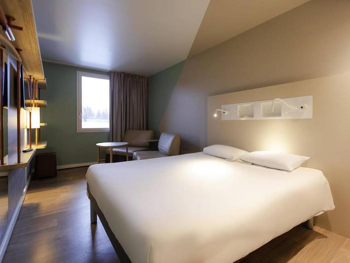 Hôtel pour 3 personnes, avec vue ainsi que jardin et terrasse