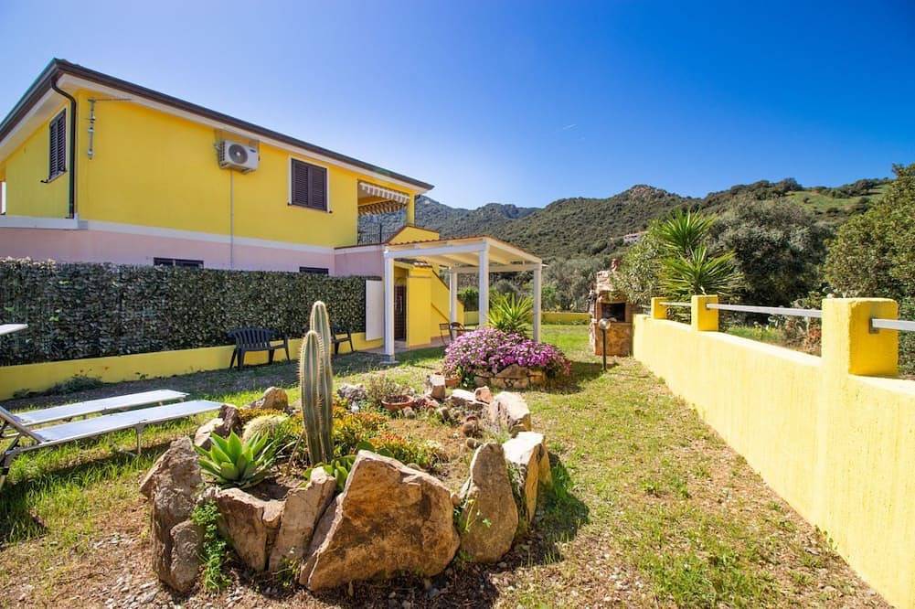 S\\'omu e Fideli, appartamento al primo piano con giardino privato in Cardedu, Provincia di Ogliastra