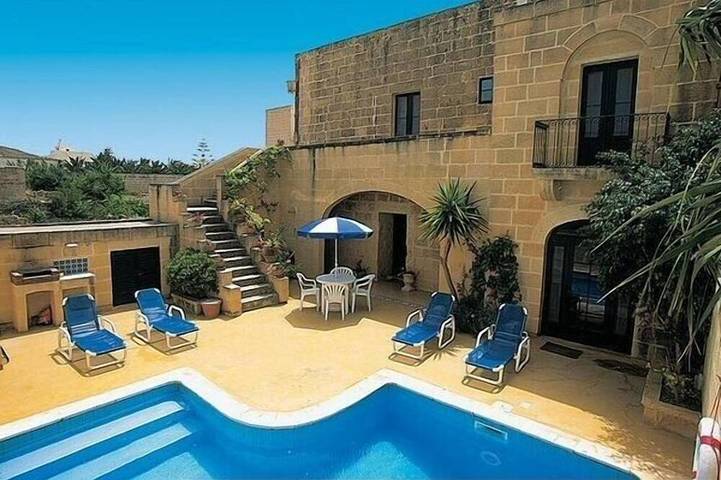 Holiday rental for 4 people, with balcony in Gozo