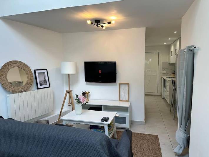 Gîte pour 4 personnes, avec terrasse et jardin ainsi que piscine et jacuzzi à Sainte-Geneviève-des-Bois - 3