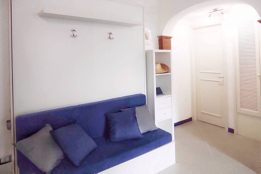 Capri house in the heart of Anacapri, ideal for families of up to 4 people in Anacapri, Neapel Provinz